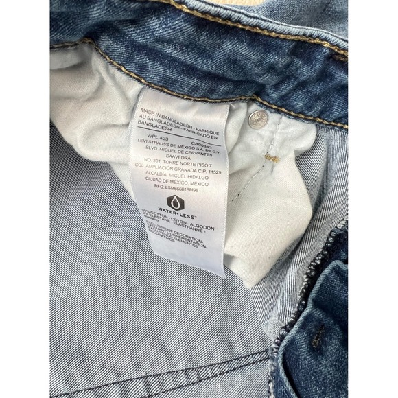 Levis Strauss Denim Shorts Distressed Frayed Hem Blue Wash Casual Summer Size 16 - Picture 5 of 5